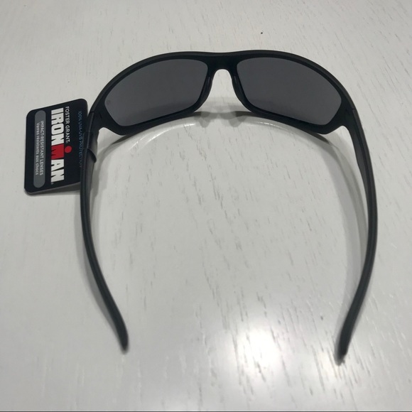 NWT Foster Grant Ironman sunglasses solid black - Picture 4 of 6